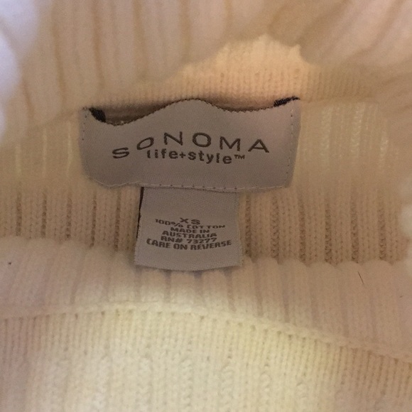 Classy cream turtleneck sweater - Picture 3 of 3